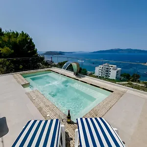 Hotel Sunset Shoreline - Sea View - Free Private Parking - Pool, Sarandë